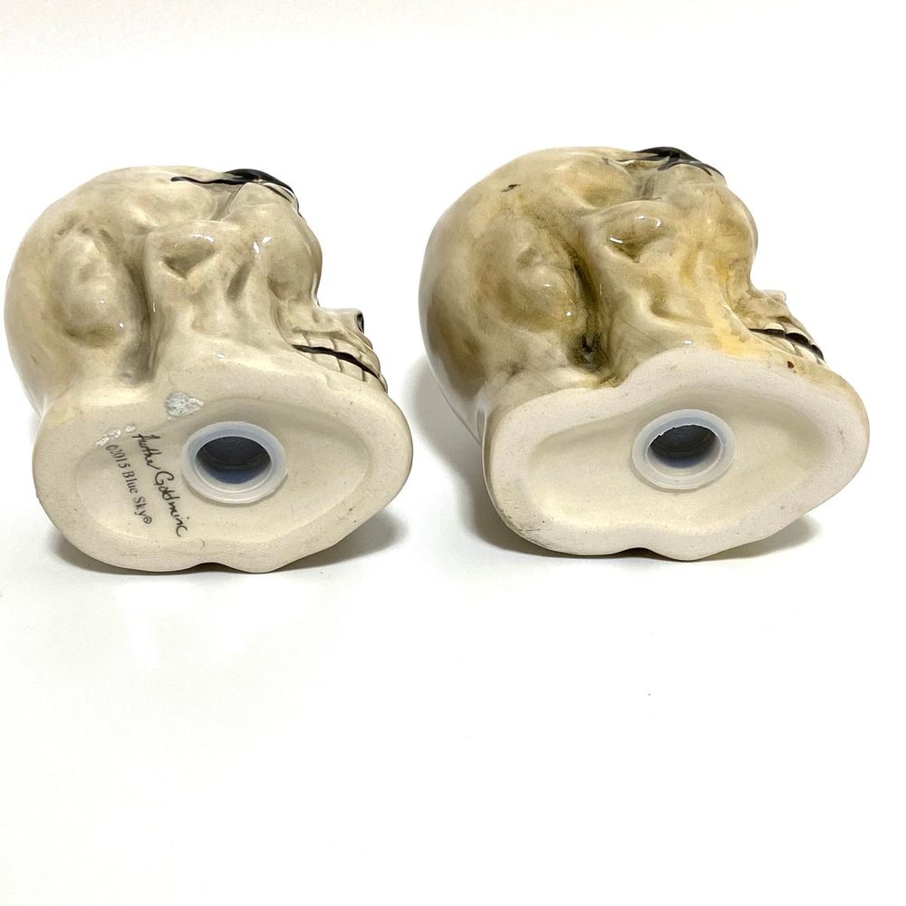 Skull Salt Pepper Shakers Blue Sky Halloween NEW - Picture 9 of 13